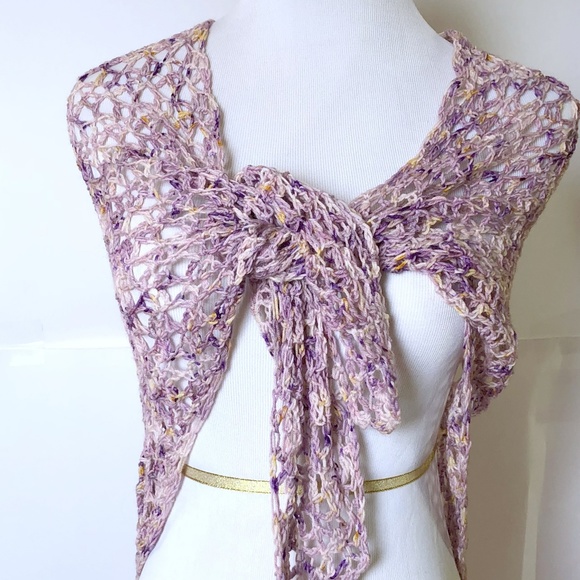 Hand crocheted triangle shawl, lacy shawl, purple - Picture 3 of 5